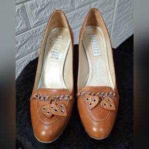 Barney's New York heels/pumps leather hearts and chain detail size 36/6